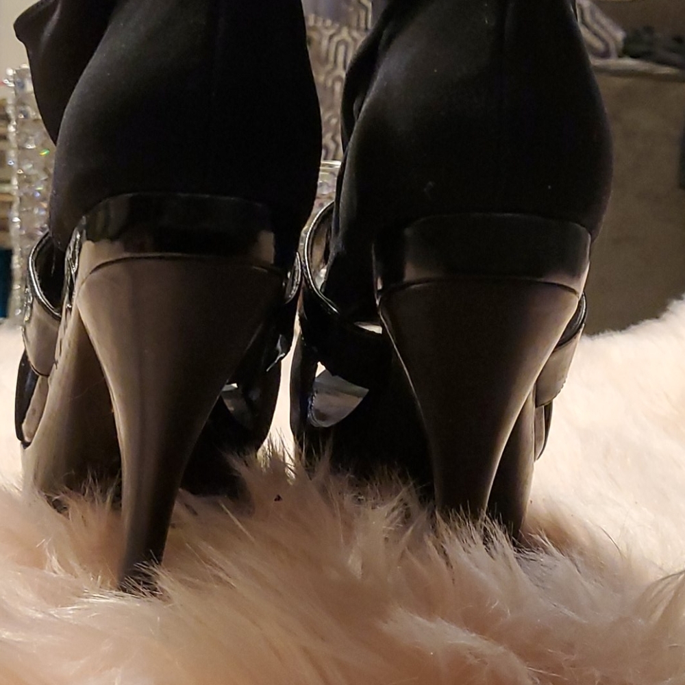 Shoes - Picture 5 of 6